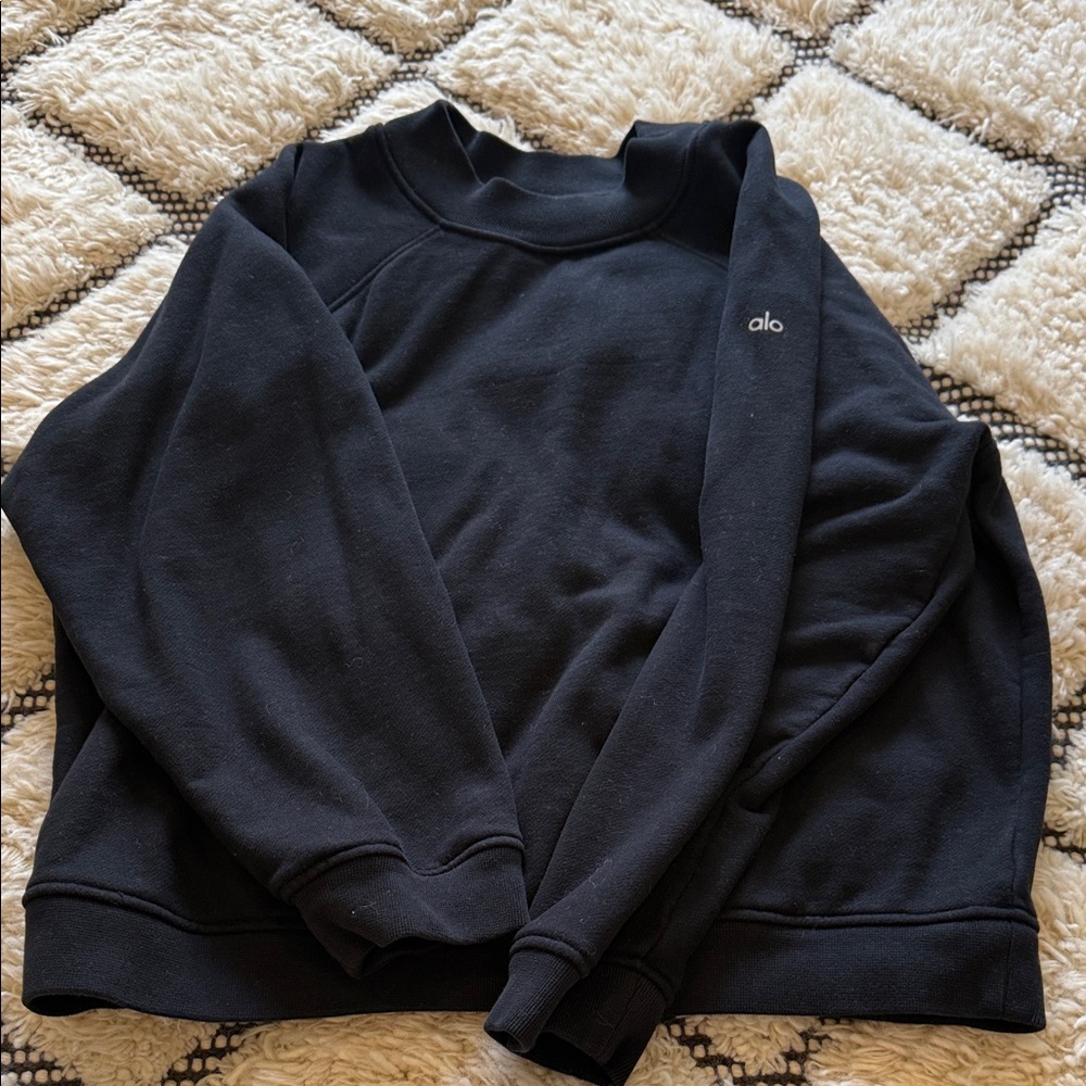 ALO Yoga Men's Classic Black Crewneck Sweater